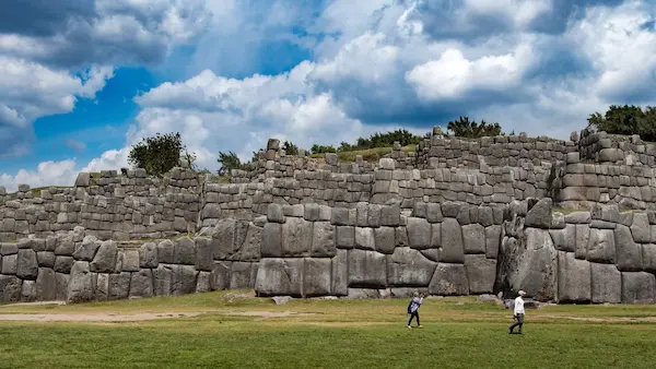 Master builders without mortar